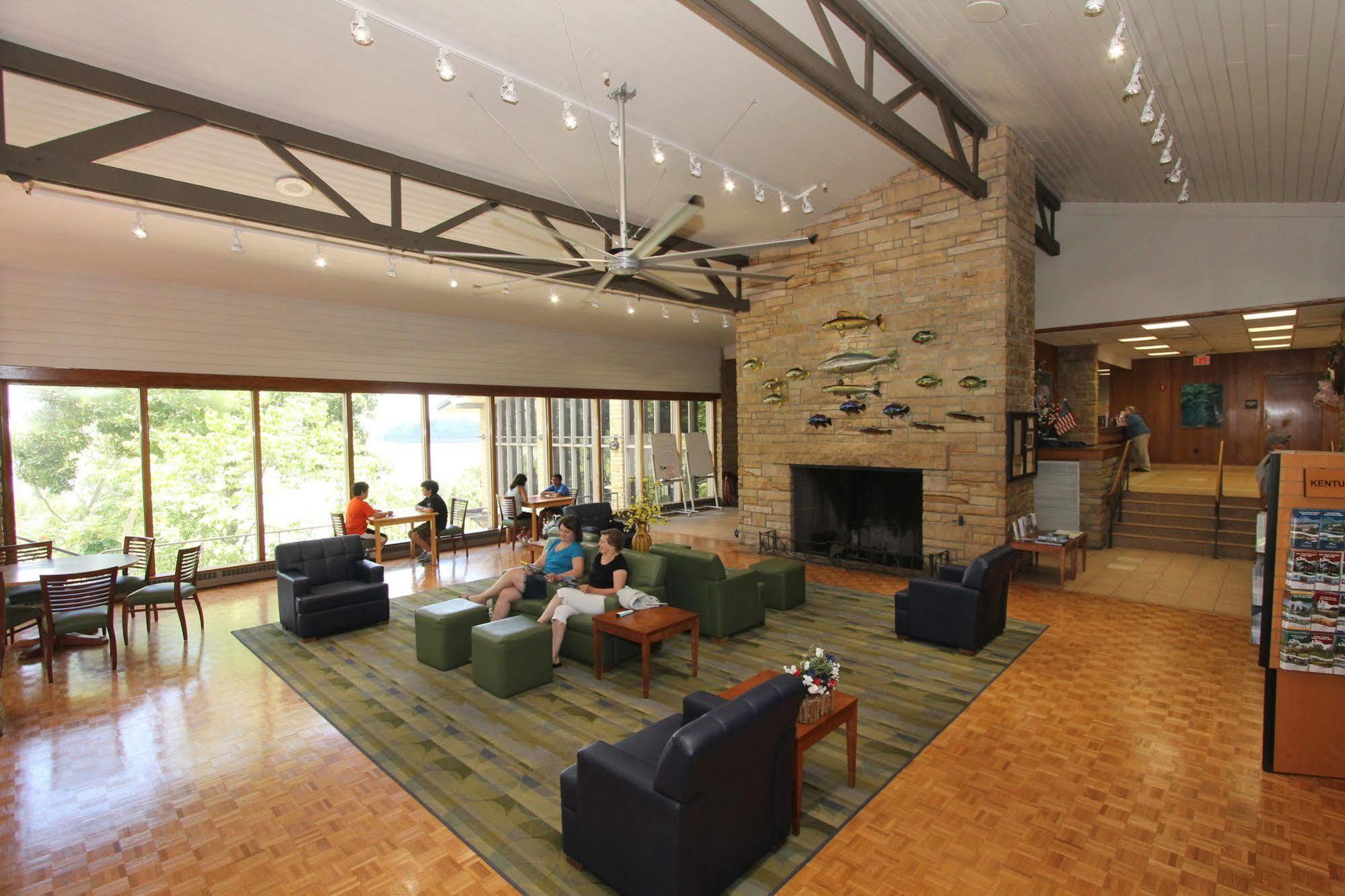 Lake Cumberland State Resort Park Jamestown Exterior photo