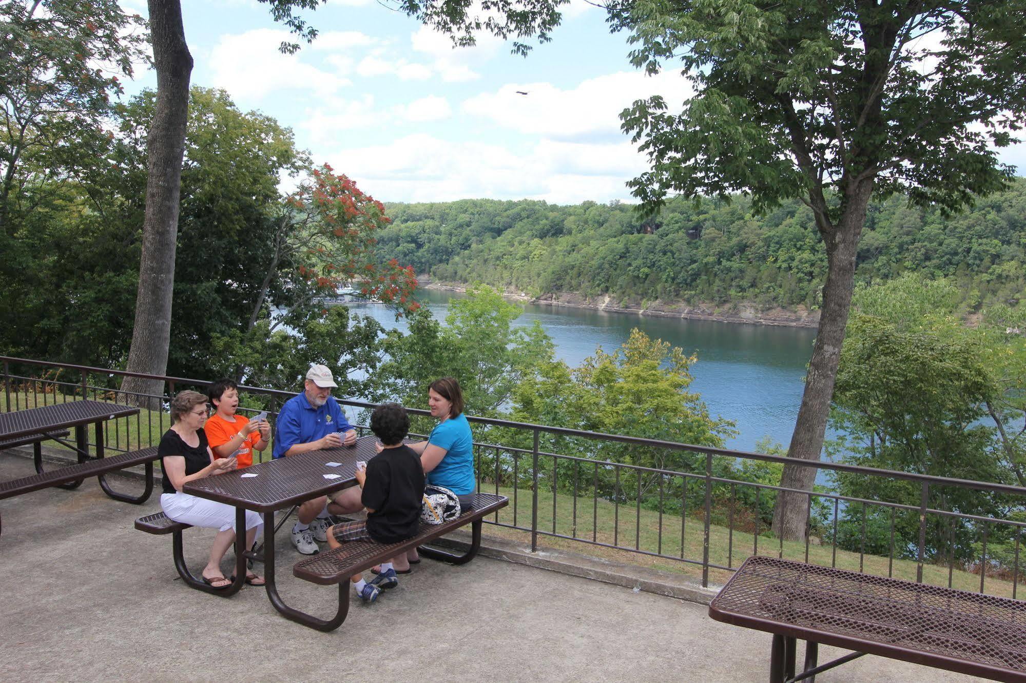 Lake Cumberland State Resort Park Jamestown Exterior photo
